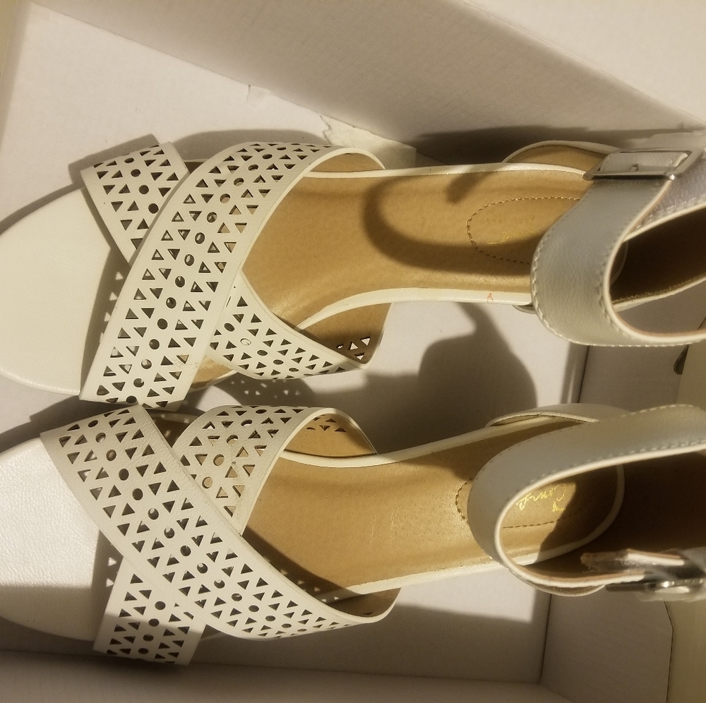 White wedge heels, size 10, Comfort brand